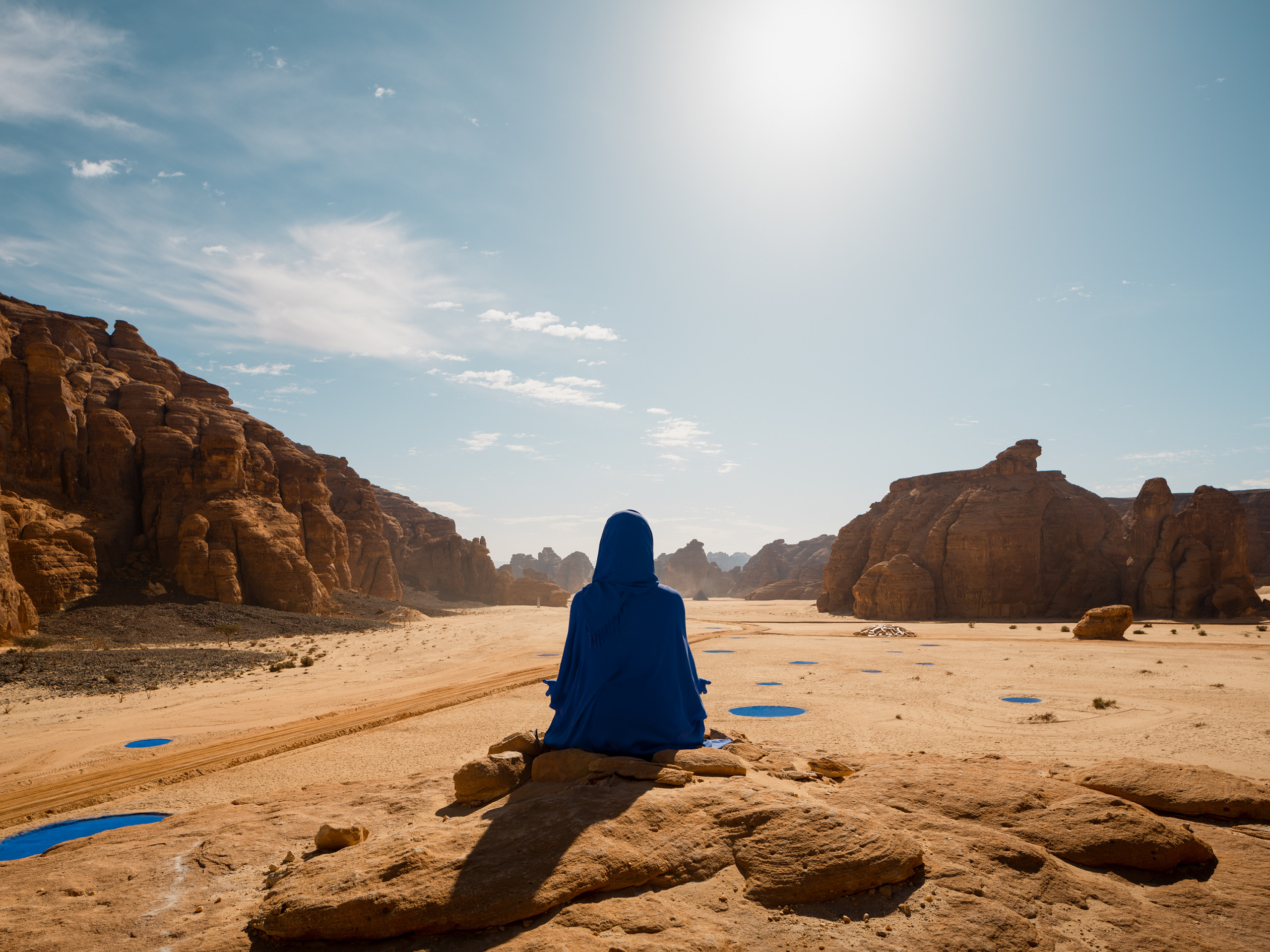 Lita Albuquerque, *NAJMA (She Placed One Thousand Suns Over the Transparent Overlays of Space)*, Desert X AlUla 2020.